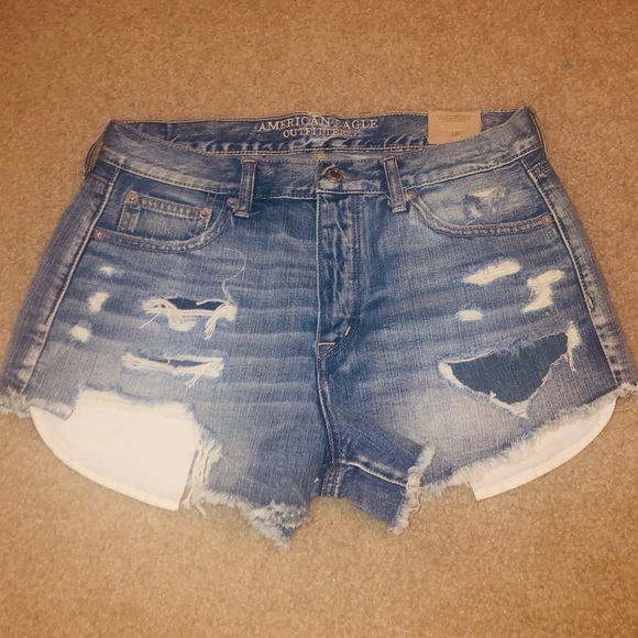 American Eagle Outfitters Pants - American Eagle high rise Vintage festive shorts